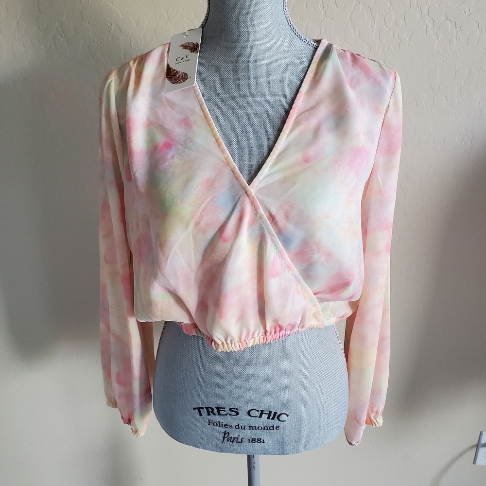 ⭐ 4/$20 Chelsea and Violet Cropped Top Medium